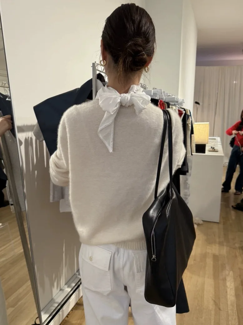 

Soft Bear Fur Knitted Loose Women's round Ne Sweater Gentle Sle Dongda Gate Eight Milk Fly Warm Long Sve Top