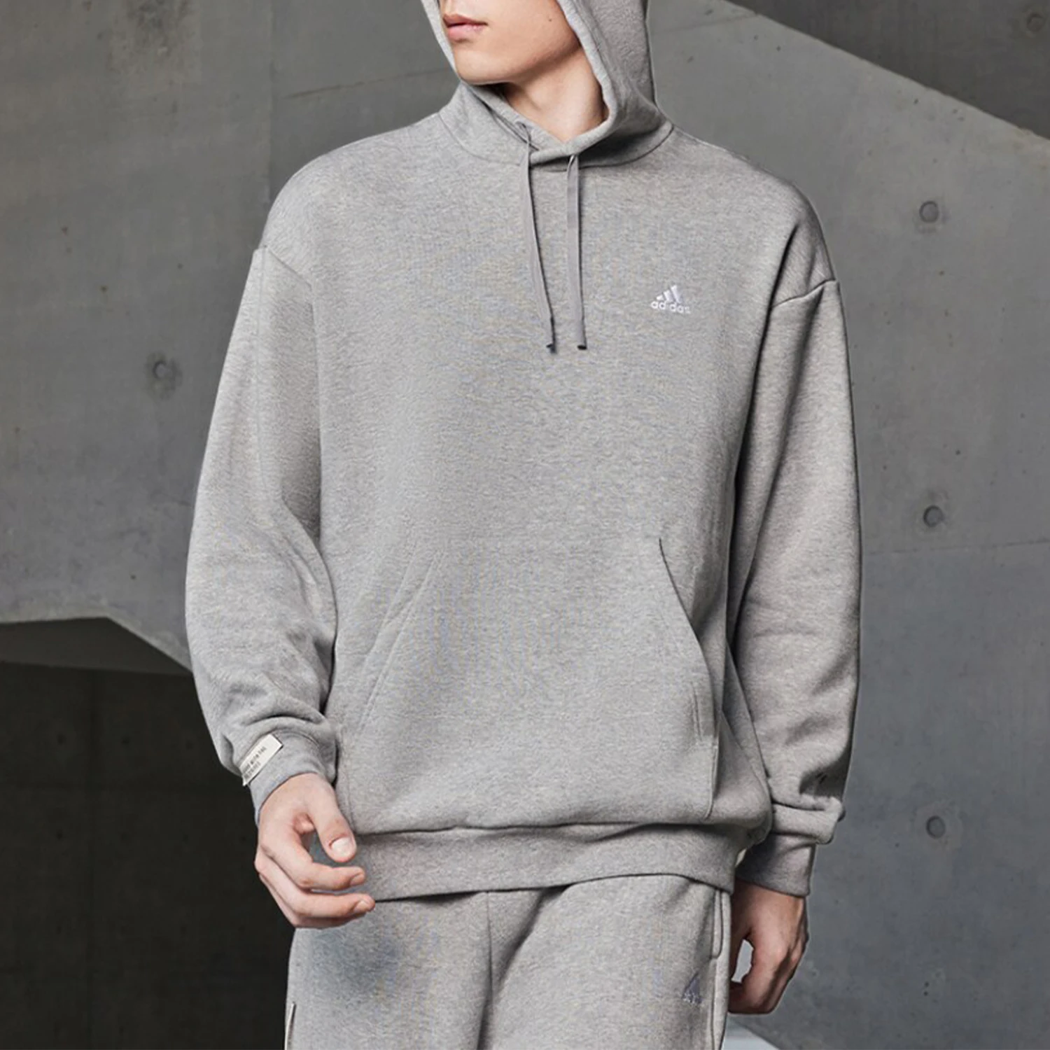 

Adidas подлинная новая спортивная толстовка унисекс с капюшоном на флисовой подкладке IV7586