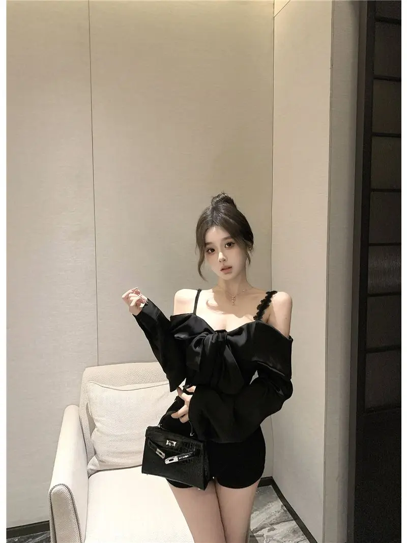 One-shoulder Bow Strap Long-sleeved Shirt Blouse High-end Cropped Top