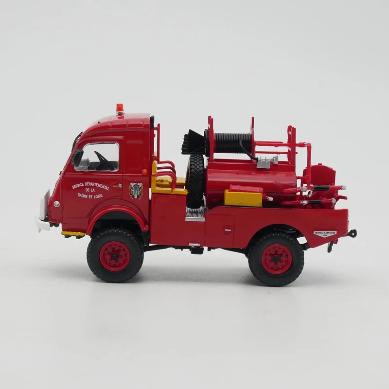 Renault R2240 modelo de coche de aleación de simulación de motor de fuego francés, escala 1:43, pantalla estática, juguete coleccionable, decoración de recuerdo, regalo