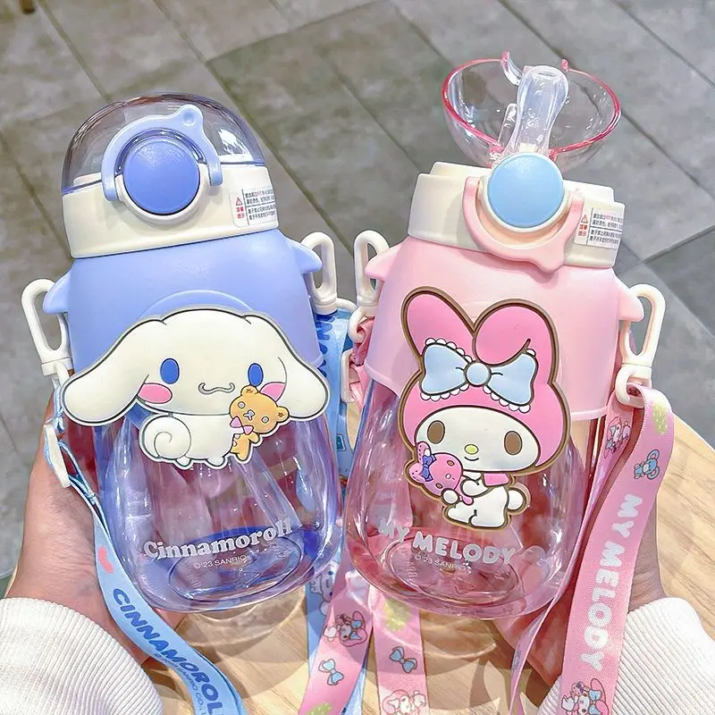 

690ML Sanrio Large Capacity Water Bottle Cinnamoroll Kuromi My Melody Portable Children's Straw Cup Outdoor Sports Fitness Gift