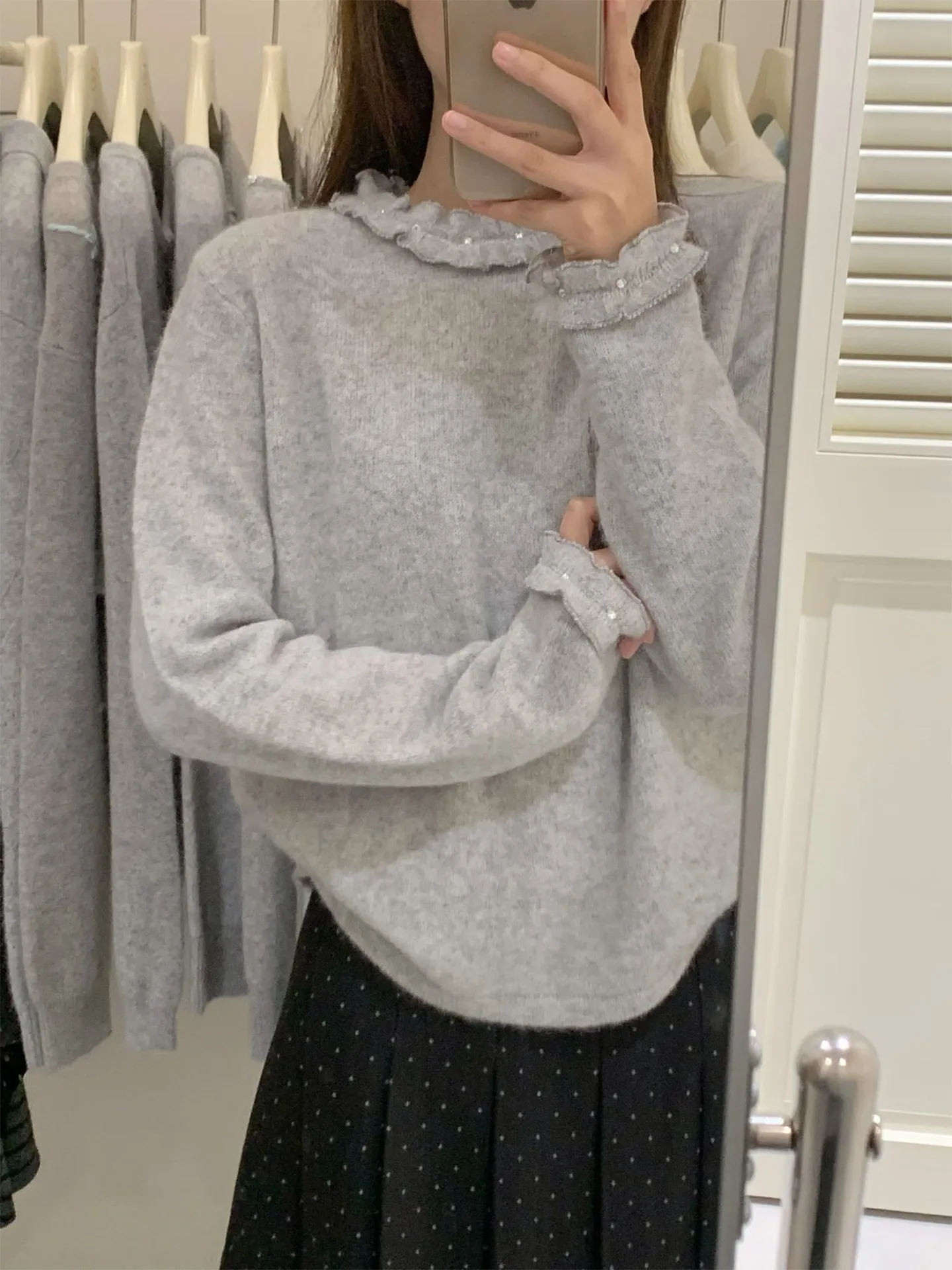 

Очаровательная корейская женская трикотажная базовая кофта с длинным рукавом, облегающая, осенне-зимняя, модная, с отделкой «деревянные ушки»