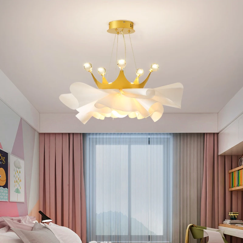 Modern Minimalist Bedroom Chandeliers Gold Crown Crystal Lamp Warm Romantic Children\'s Bedroom Princess Room Decor Petal Lamps