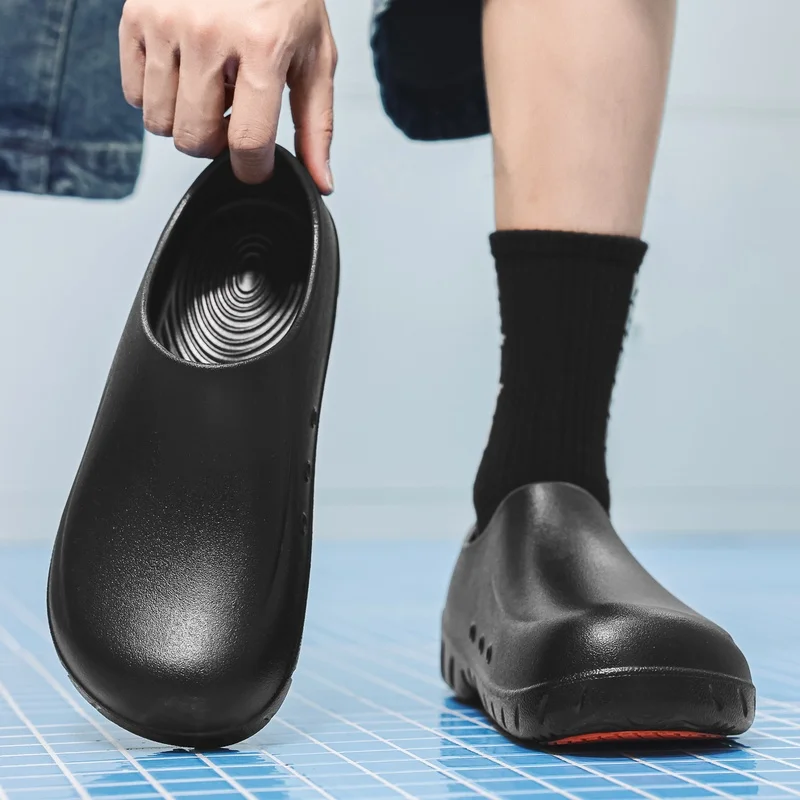 Oil Resistant Waterproof Rubber Bottom Chef Work Shoes Anti Slip Soft EVA Shoes for Long Time Standing in Kitchen Comfortable
