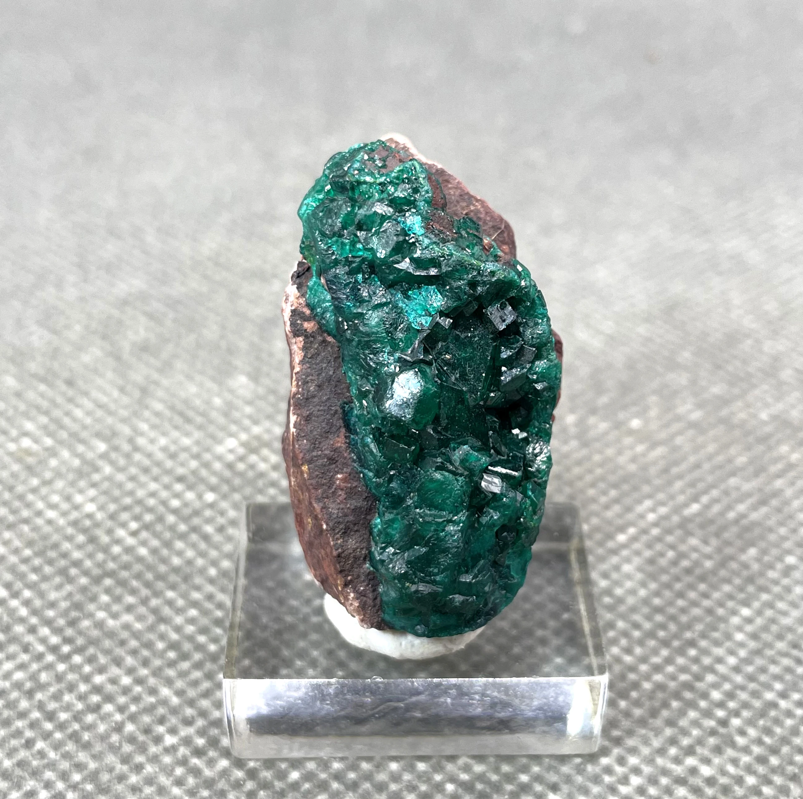 Very rare! 100% Natural Congo green Dioptase Mineral specimen stones and crystals quartz gemstones + base size 3*2cm