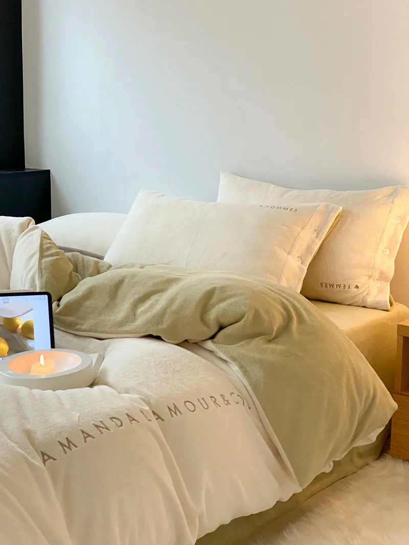 Thickened Milk Velvet Autumn Winter Bedding Four-Piece Set Double-Sided Coral Fleece Bedding Sheet Cloud Lotus Velvet Three-P...