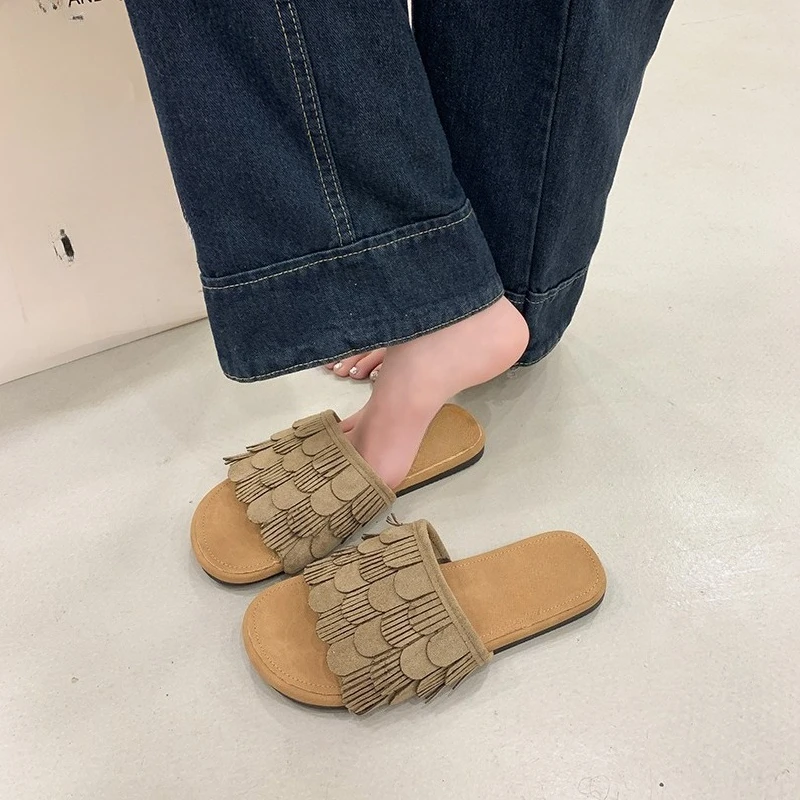 Retro Minimalist Low Heel Beach Slippers Women's Summer Temperament Outside Wear Round Toe Open Toe Flat Fringe Flats