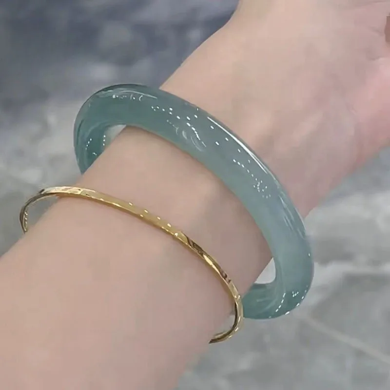 Ice blue chalcedony bracelet ice transparent lychee jelly light luxury58mm