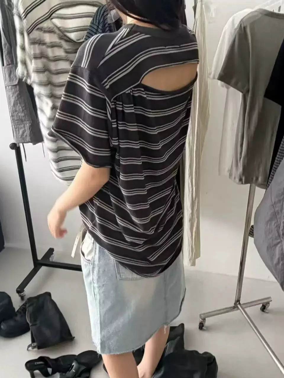 

Summer 2026 Loose Fit round Neck T-Shirt Korean Style Striped Short Sleeve Backless Casual Top for Women Cotton Material