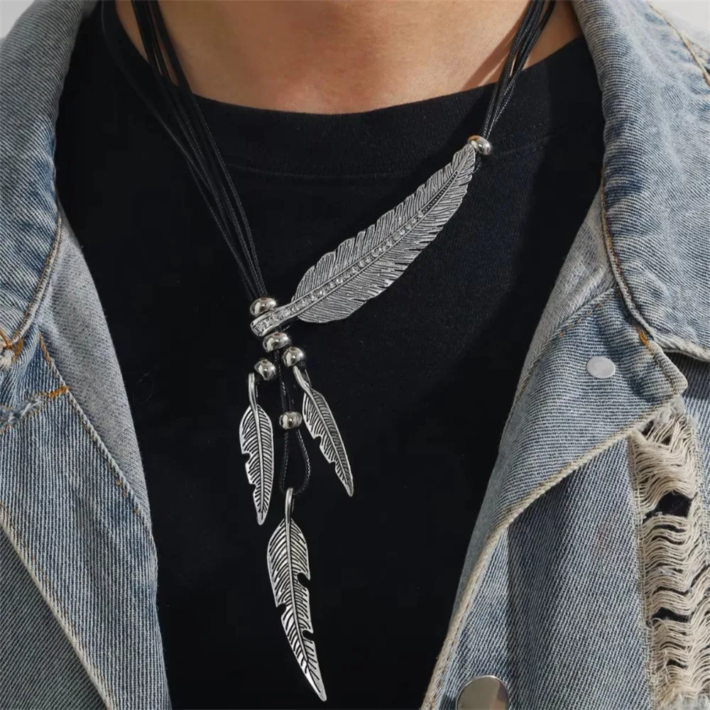 

Alloy Golden Feather Necklace Rhinestone Silver Leather Rope Tassel Necklace Luxury Versatile Leaves Neck Pendant Men