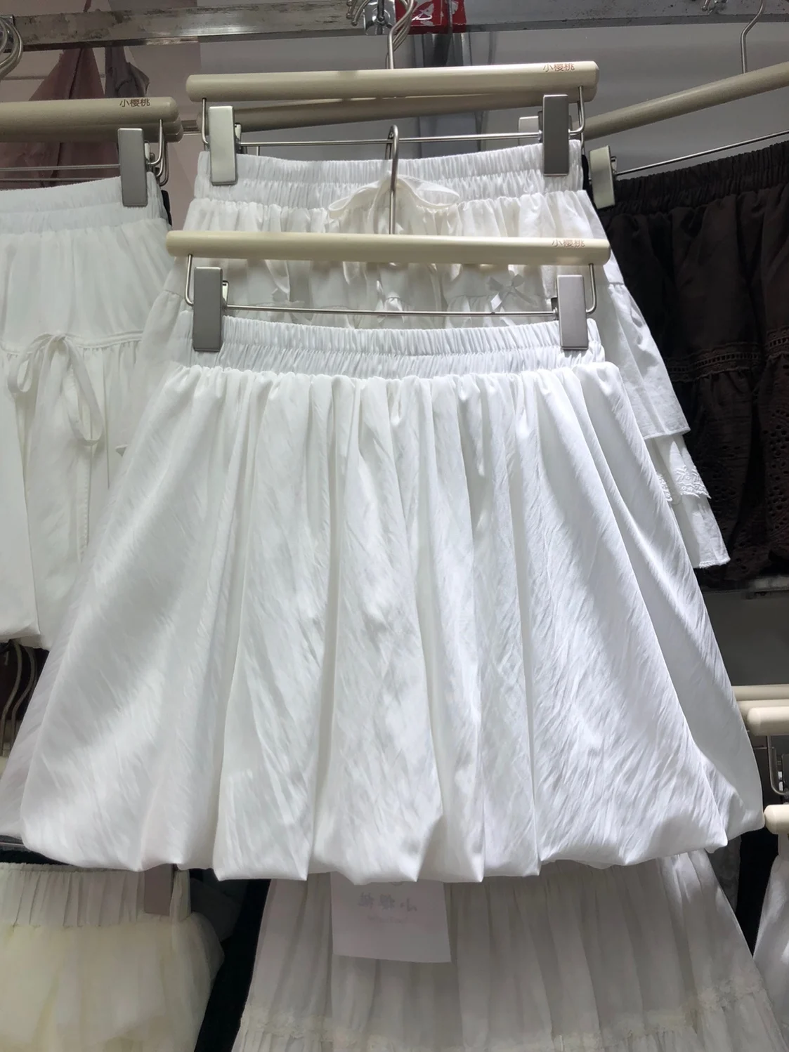 

Белая пышная юбка-шорты с цветочным узором, женская, летняя, 2026, новая, с завышенной талией, облегающая, А-силуэт, балетные шорты-юбка, женская мода