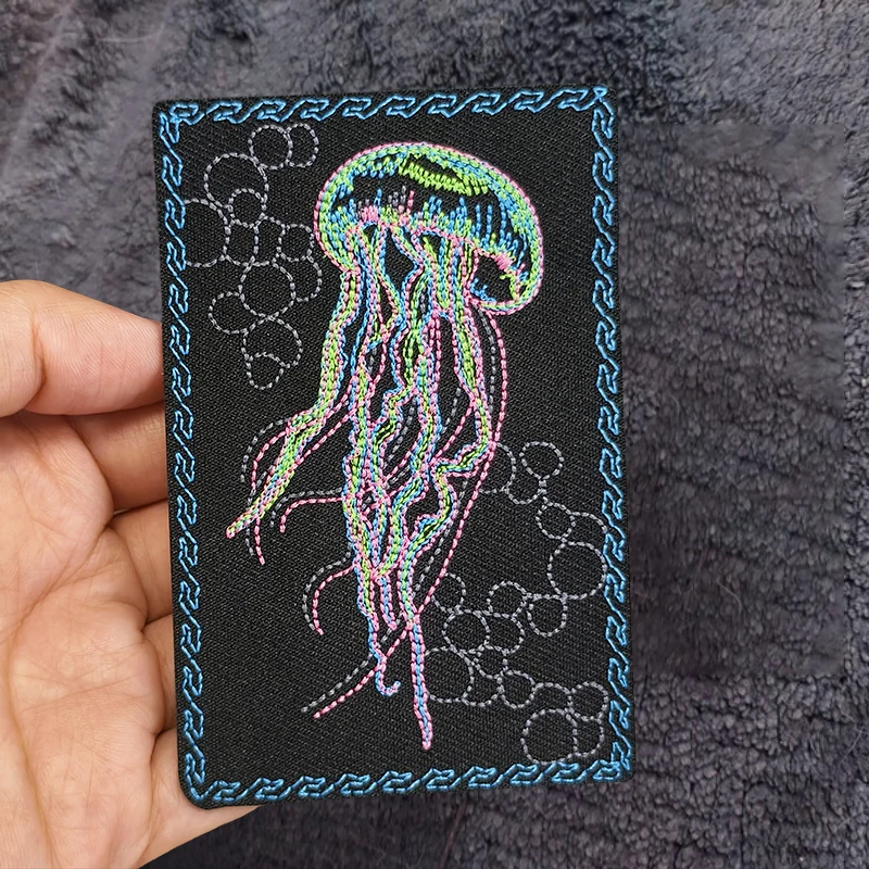 

1PC Cute Jellyfish Blister Embroidered Patch Animal Nature Badge DIY Gift Iron On Patches For Clothing Cap Jacket Trucker Hat