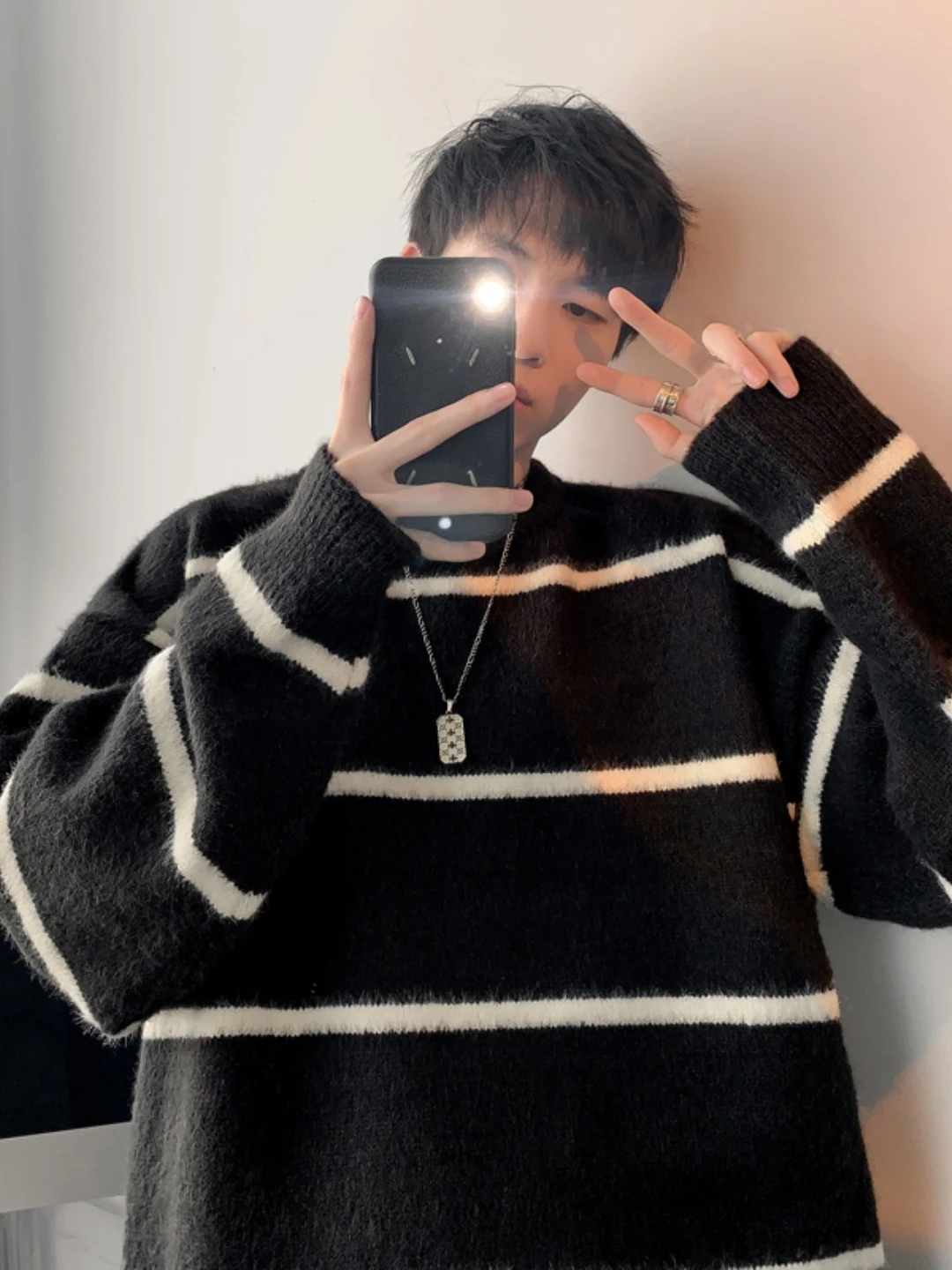 

Men's Loose Fit Striped round Ne Knitwear Casual Student Sweater Autumn Winter Japanese Sle Vintage Lazy Faion Polyeste...