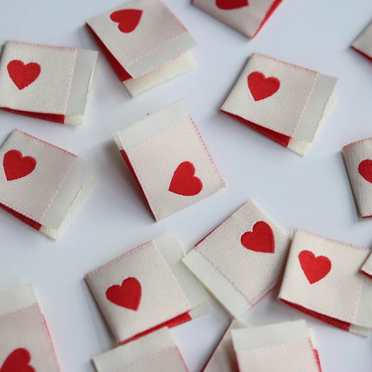 Double-Sided Heart Folded Woven Label,Hair Scrunchie Elastic Bands,Fabric Label Clothing Accessories Custom Inquiry First
