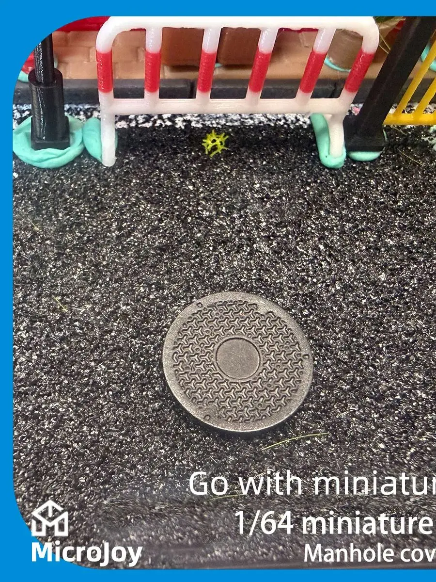 Detailed Scene: 1:64 Scale Miniature Model Repair Workshop Manhole Cover, Mini Street Sewer No. 3 Manhole Cover Ornament, Car Model Scene with Vintage Layout, Set of 5