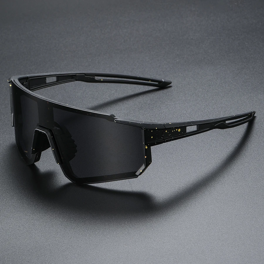 AliExpress Hindfield A Pair of Stylish Men's Glasses. Large Frame Glasses with a Futuristic Feel, Suitable for Men, Women, Fashion, and Photography