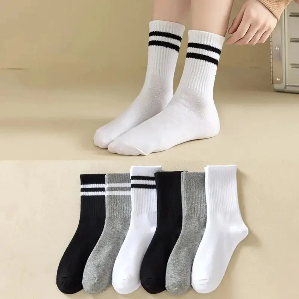 6 Pairs Middle Tube Socks For Men And Women Solid Colour In White and Black Fashion Sweat Absorption Breathable and Casual