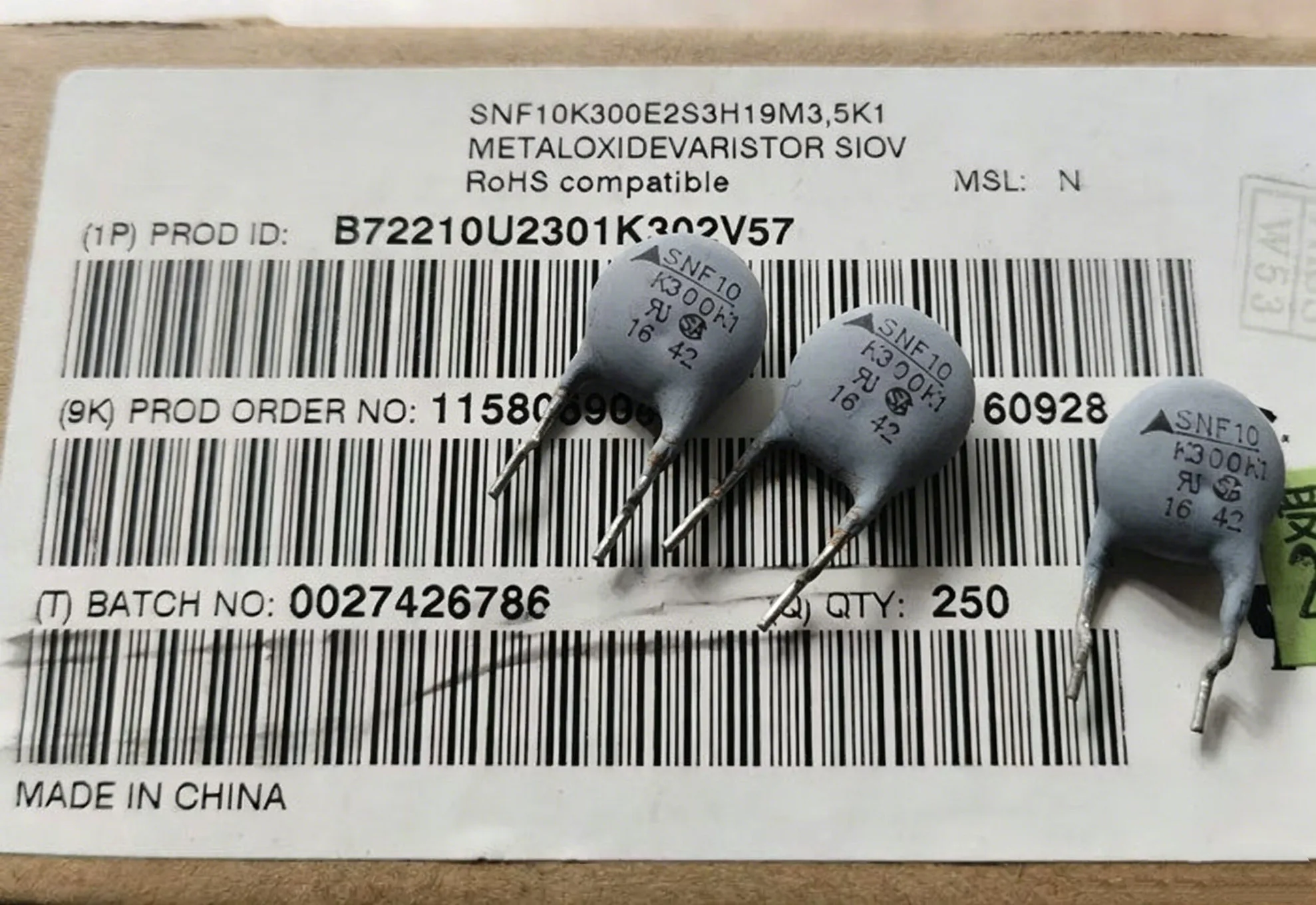 Original new 100% SNF10K300K1 varistor B72210U2301K302V57 SNF10 K300K1 (Inductor)