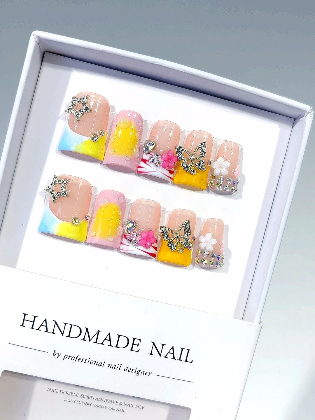 

Многоцветный модный маникюр во французском стиле с бабочками и цветами для дизайна ногтей (L261)