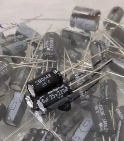 A batch of electrolytic capacitors new original stock