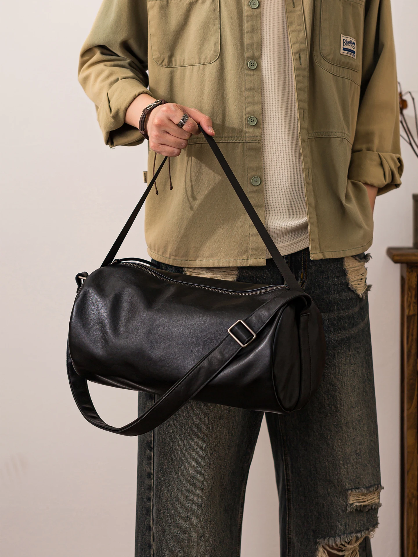 

casual high-quality genuine leather men's large-capacity shoulder bag outdoor travel sports soft cow leather black crossbody bag
