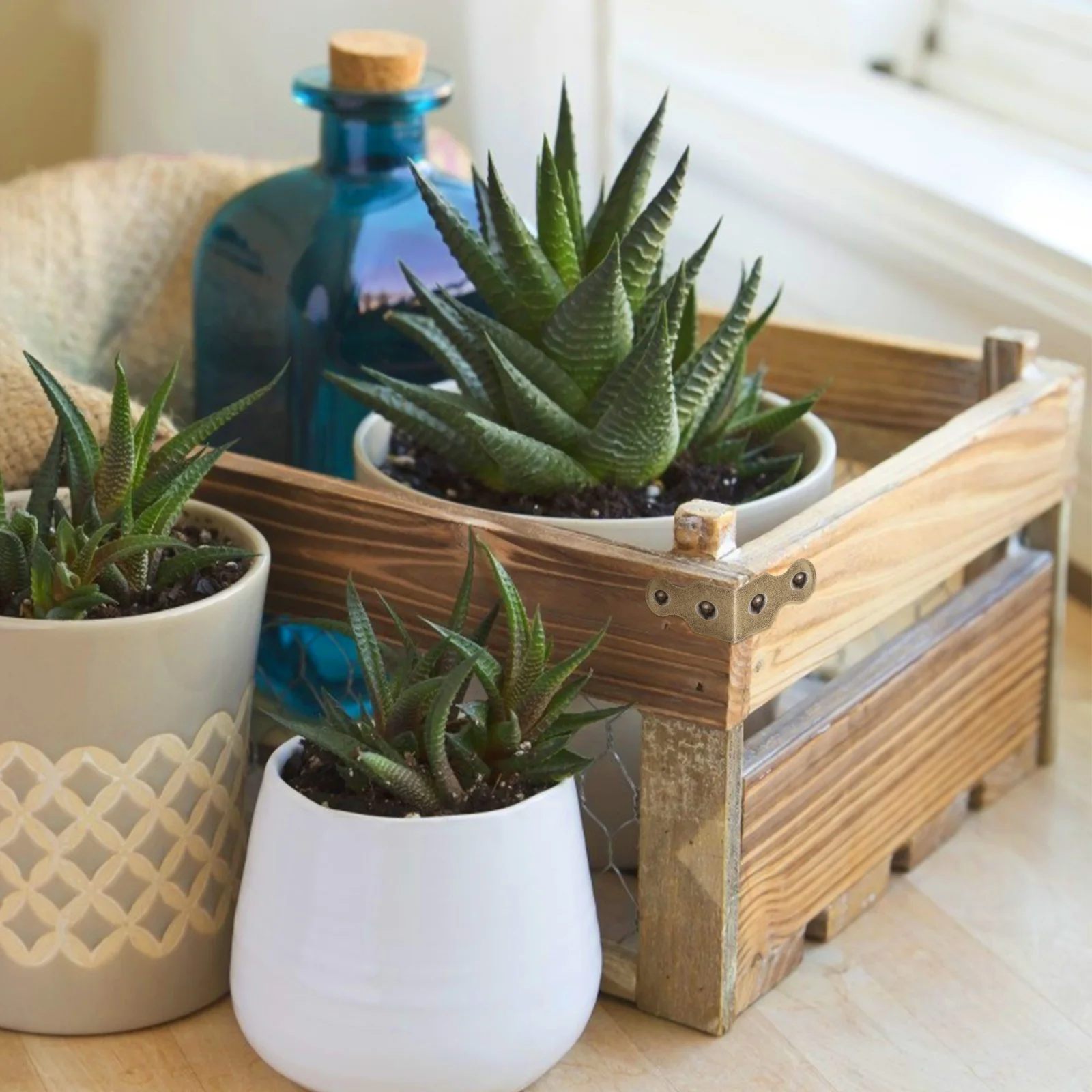 

8 pcs Brass Corner Protectors Right Angle Furniture Brackets Bronze Durable Box Guards Style Window Desk Cabinet