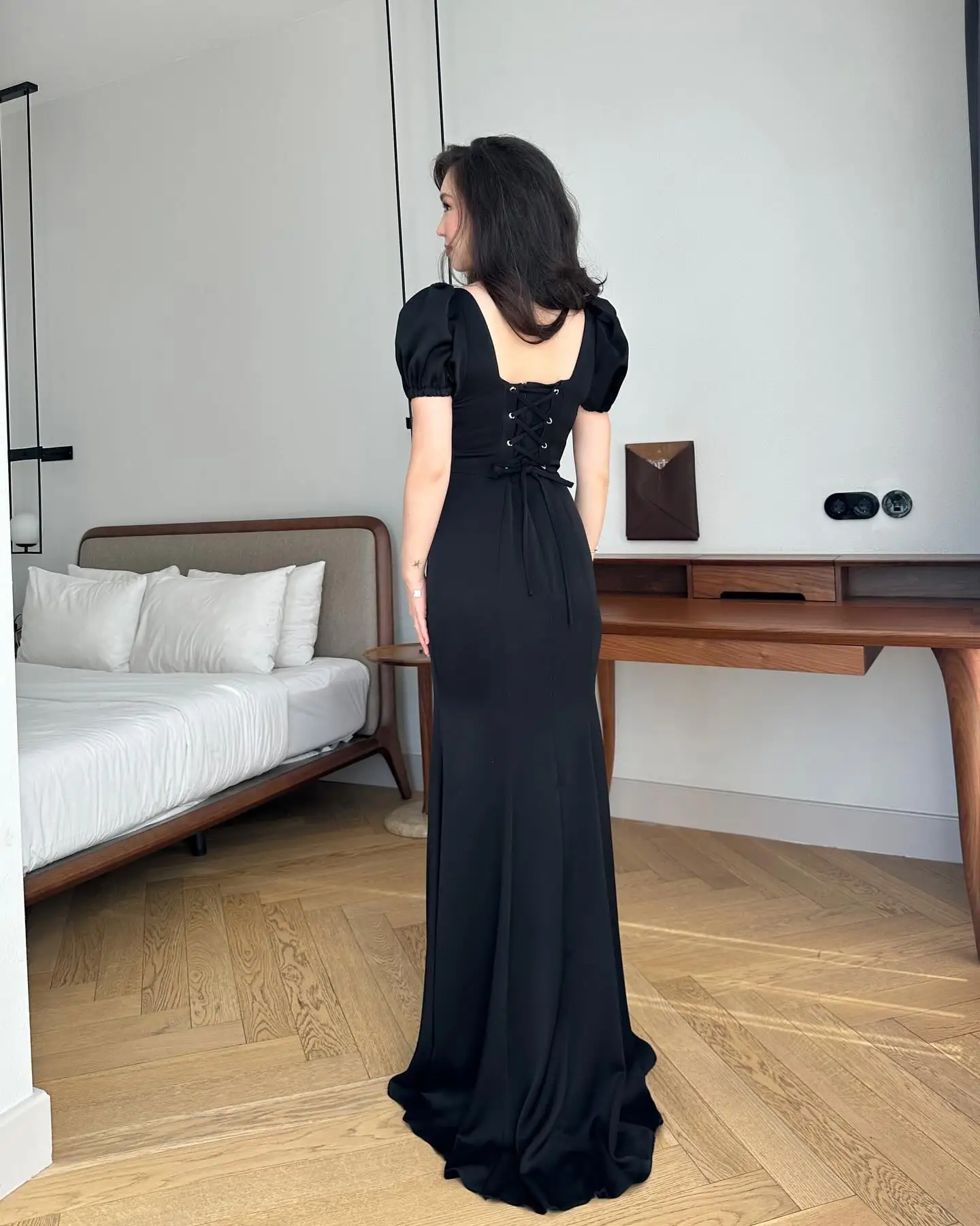 2025 выполненные на заказ вечерние платья трапециевидной формы с квадратным вырезом, современные атласные платья для выпускного вечера с короткими рукавами, модное вечернее платье с лентами