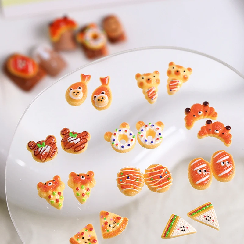 10Pcs Cute Bread Bear Nail Art Decoration Simulation Accessorie Resin Nail Charm Girl Nail Art Enthusiasts DIY