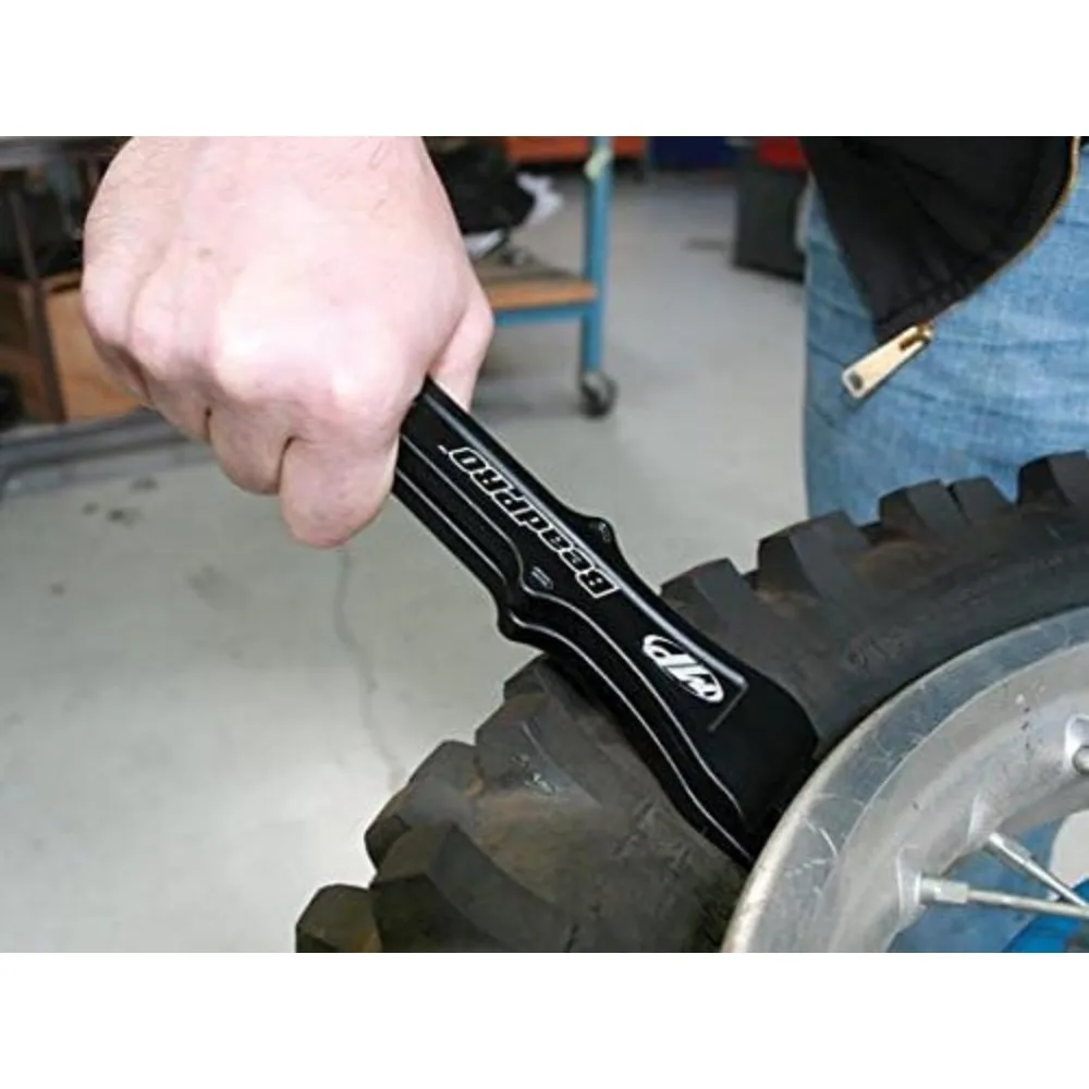 プロ仕様のタイヤビードブレーカーとレバーツールセットで、バイクのタイヤ交換が簡単になります。