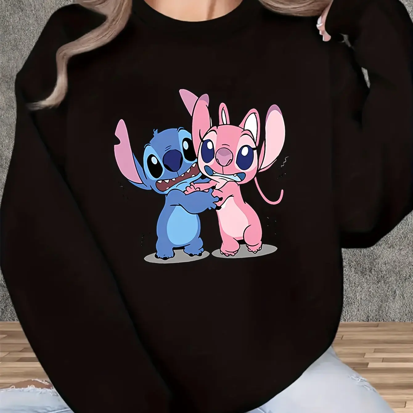 سويت شيرت نسائي برقبة دائرية من Disney Stitch بلوفر للجنسين من الصوف كاجوال للخريف والشتاء ملابس خروج كبيرة الحجم