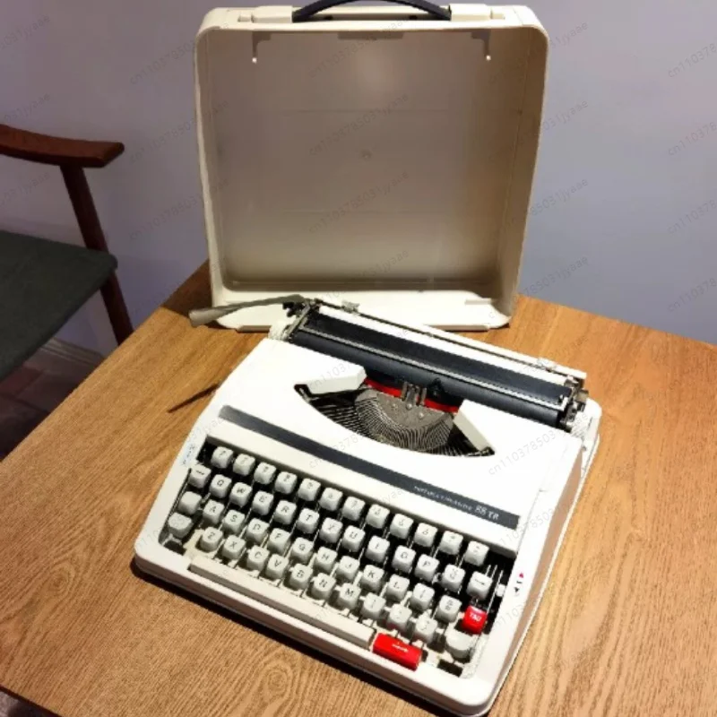 Old-fashioned English mechanical typewriter normal use retro literary gifts medieval old things