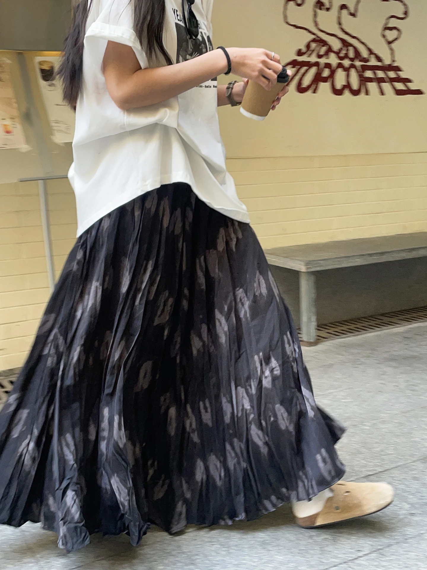 

Юбка миди с цветочным принтом, эластичная, с высокой талией, плиссированная, свободного кроя, А-силуэт, в корейском стиле, повседневная одежда