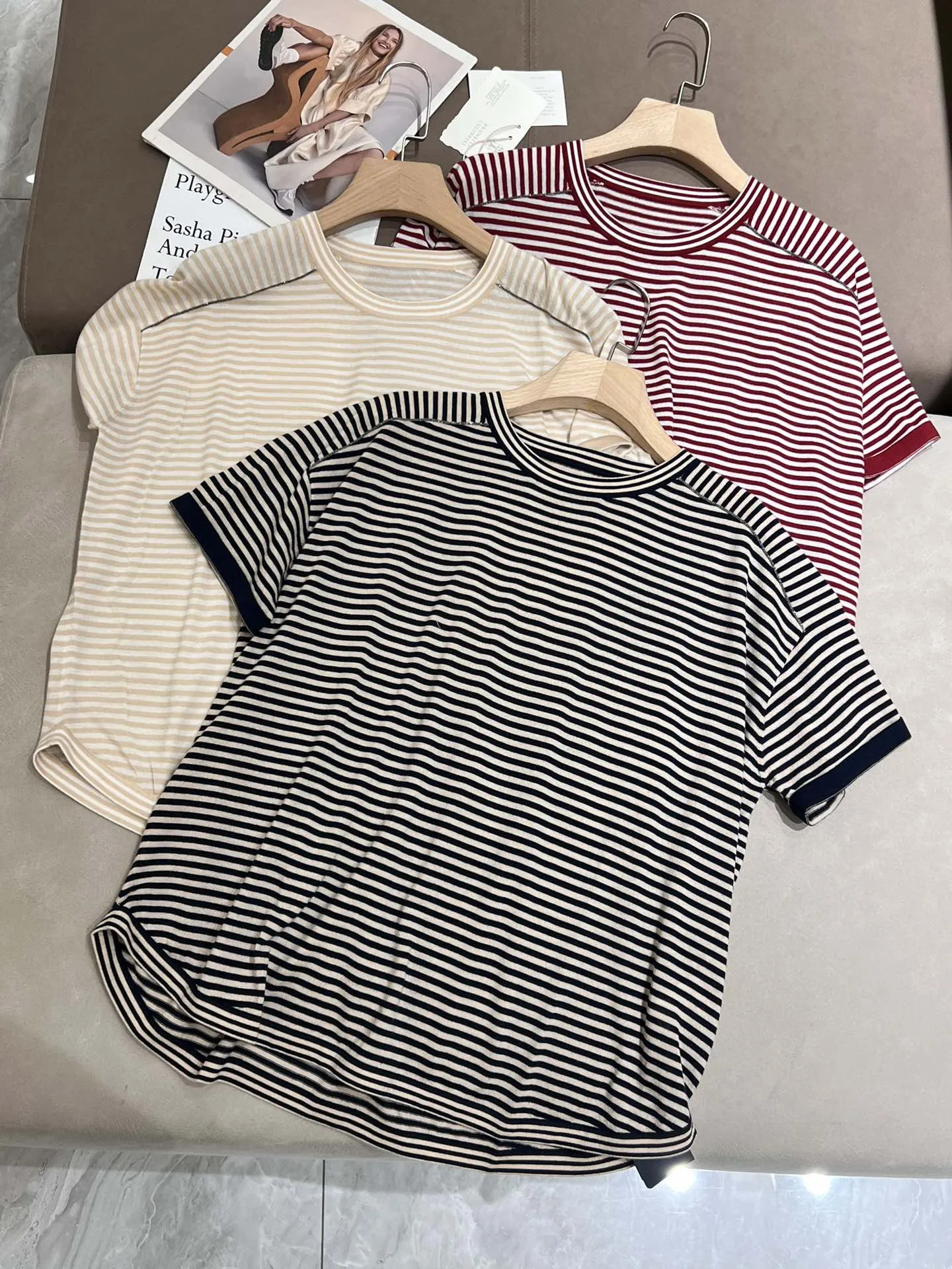 

Casual striped knitted wool round neck short sleeved