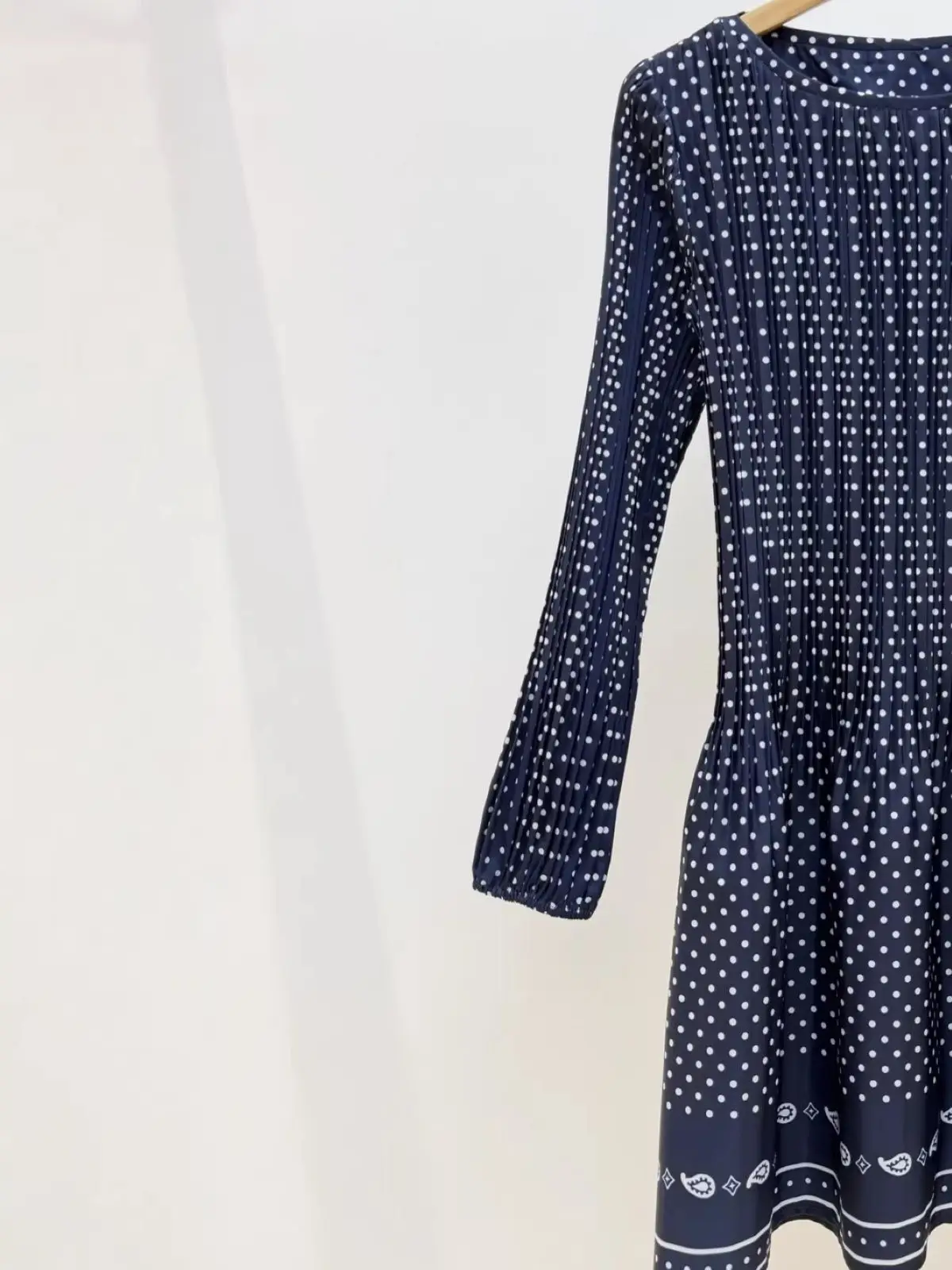 

Spring/Summer Women O-Neck Polka Dot Print Lantern Long Sleeve Dress High Waist Pleated Loose Fashion Elegant Mini Skirt
