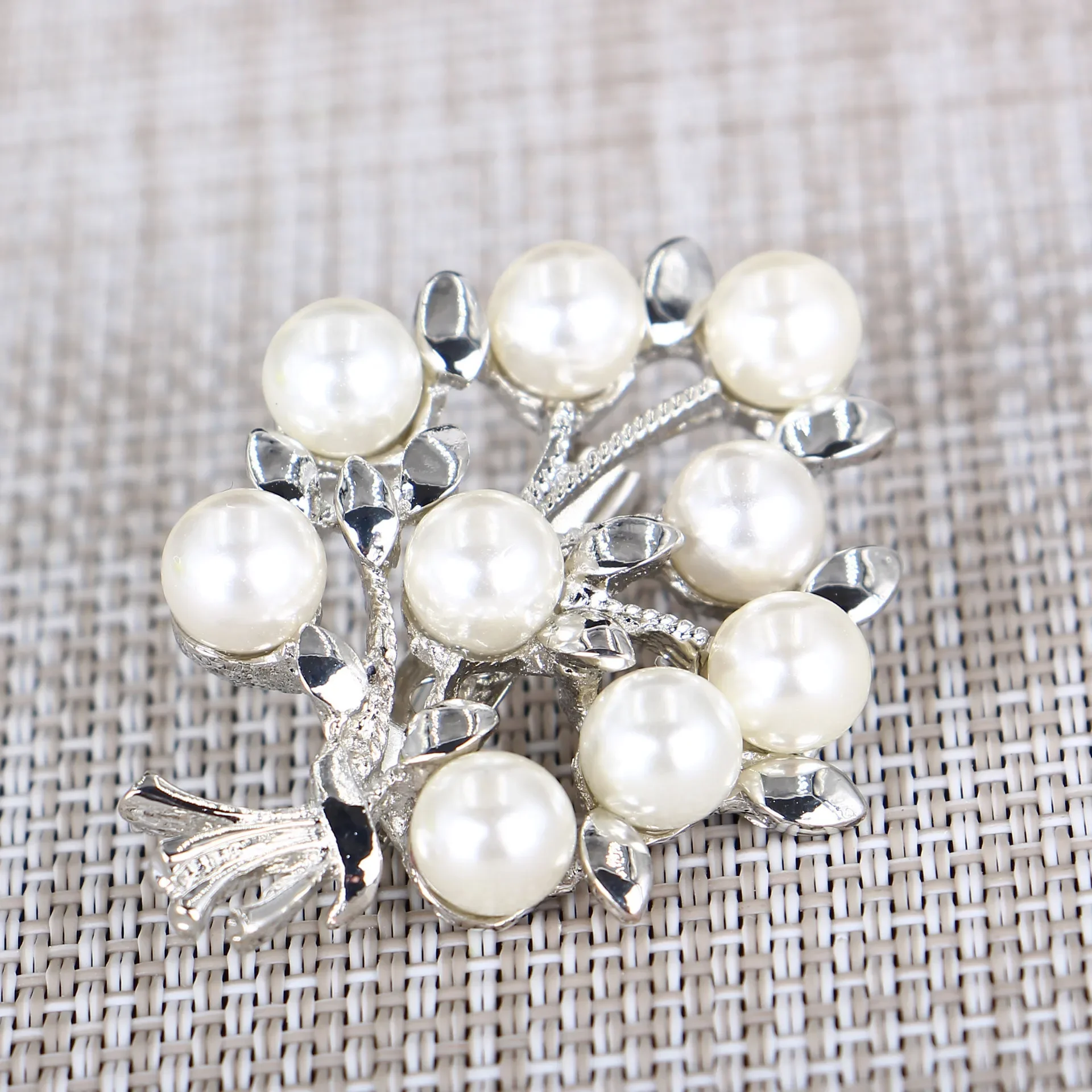 New 1pcs Silk Towel Buckle Fashion Pearl Embellishment High-end Lucky Tree Brooch Fashion Women's Corsage DIY