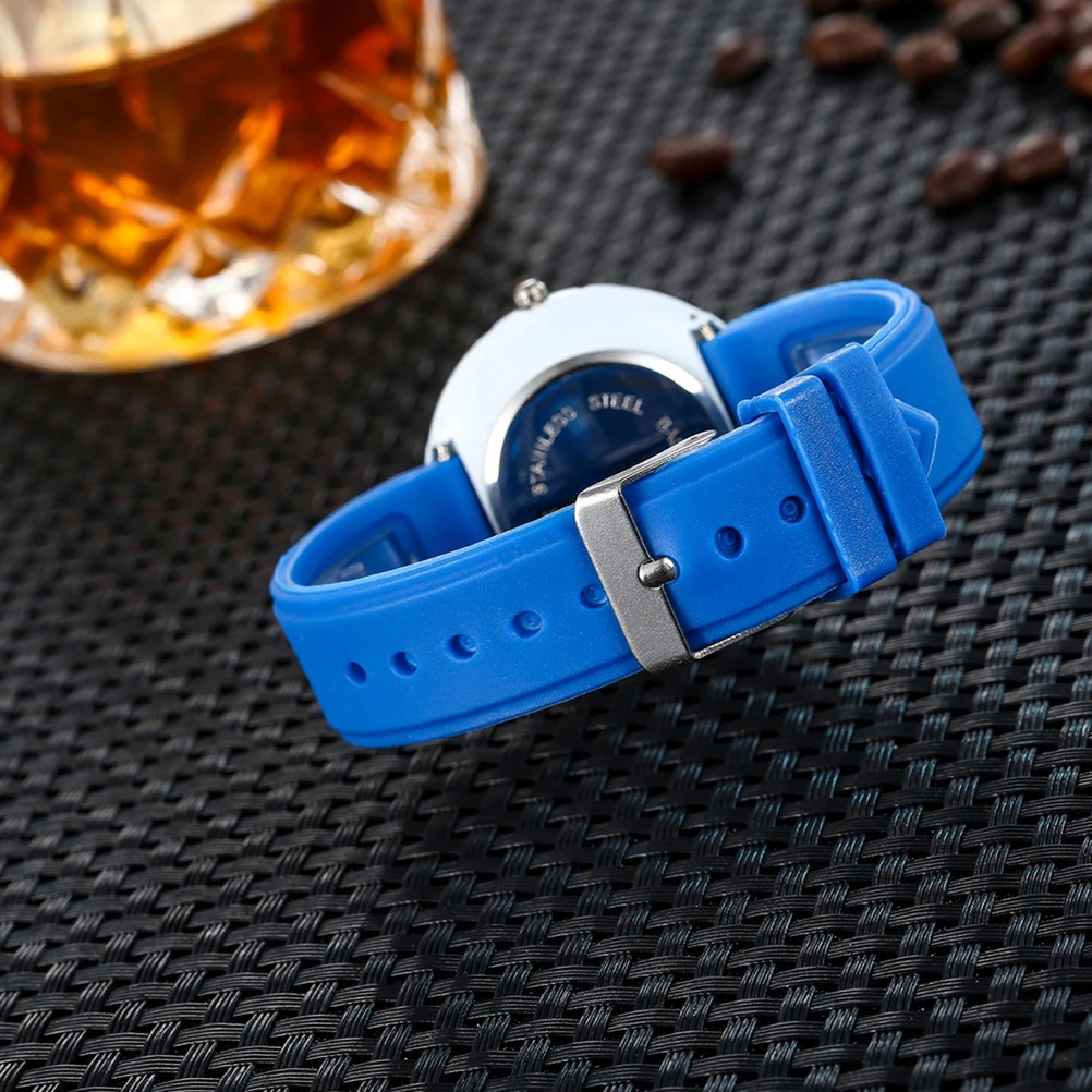 

1pc Kids Football Durable Quartz Waterproof Silicone Kids Cartoon Watch Bracelet Night Light Children Party Gift Blue