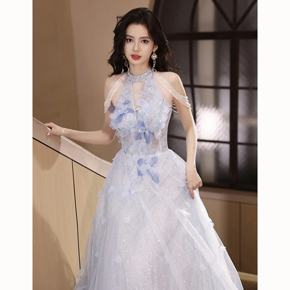 Elegante abito da sera da donna blu Light Luxury 2024 New Halter Design perline nappe abito da ballo senza schienale abito Quinceanera