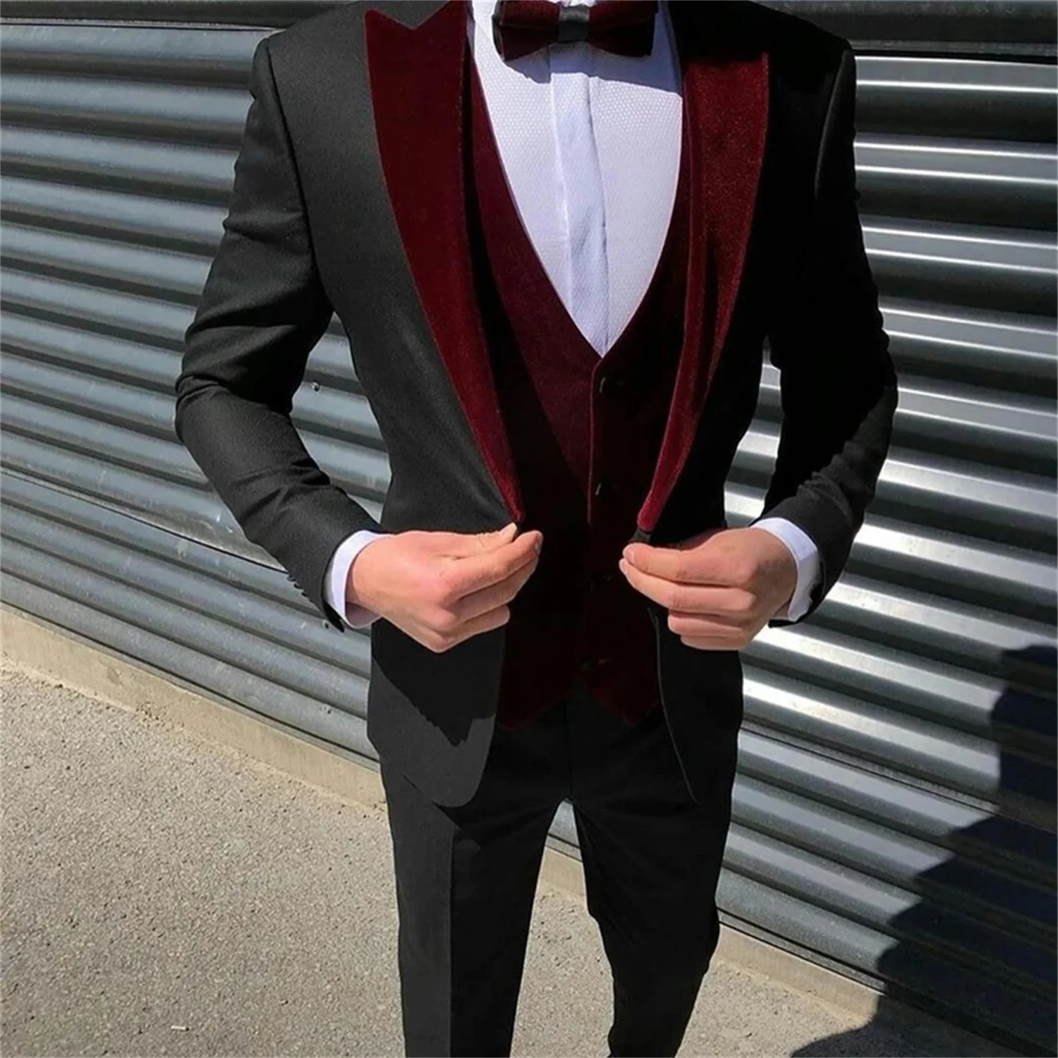 

CustomizedBurgundy Velvet Vest Costume Homme Men Suit 3 Pieces Slim Fit Suit Groom Tuxedos Terno Wedding Blazer (Jacket+Pants+Ve