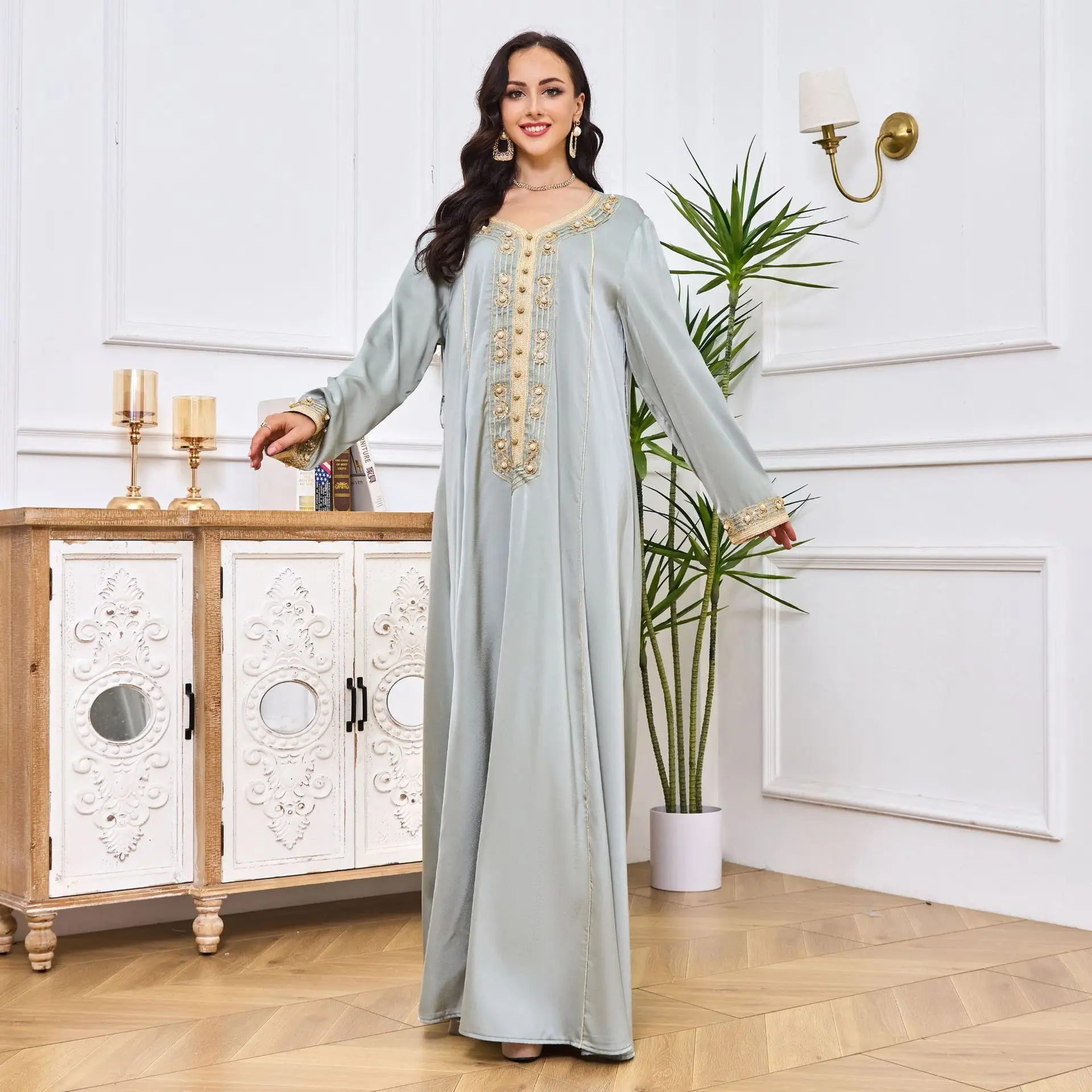 MT047 Muslim Robe Women's Fashion and Elegance Embroidered Diamond Dress Dubai Abaya