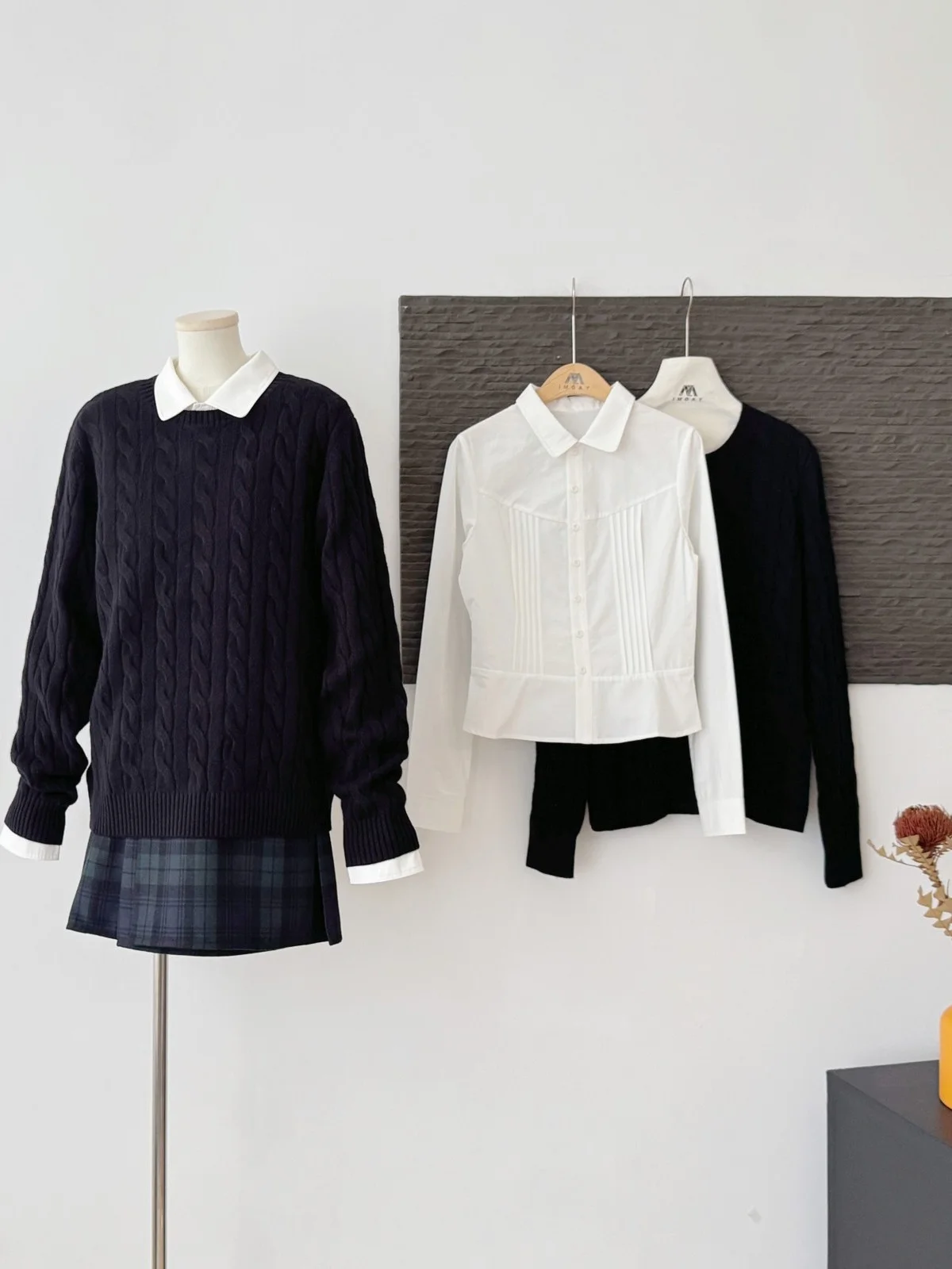 White Long Sleeve Pleated Shirt Women's Layering Inner Wear Autumn Winter 2025 New round Neck Twisted Sweater Two Piece Set