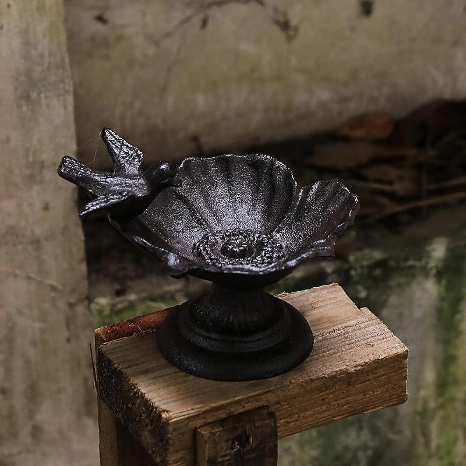 

Flower Bird Feeder Decorative Gift Lawn Housewarming Garden Bird Bath Bowl