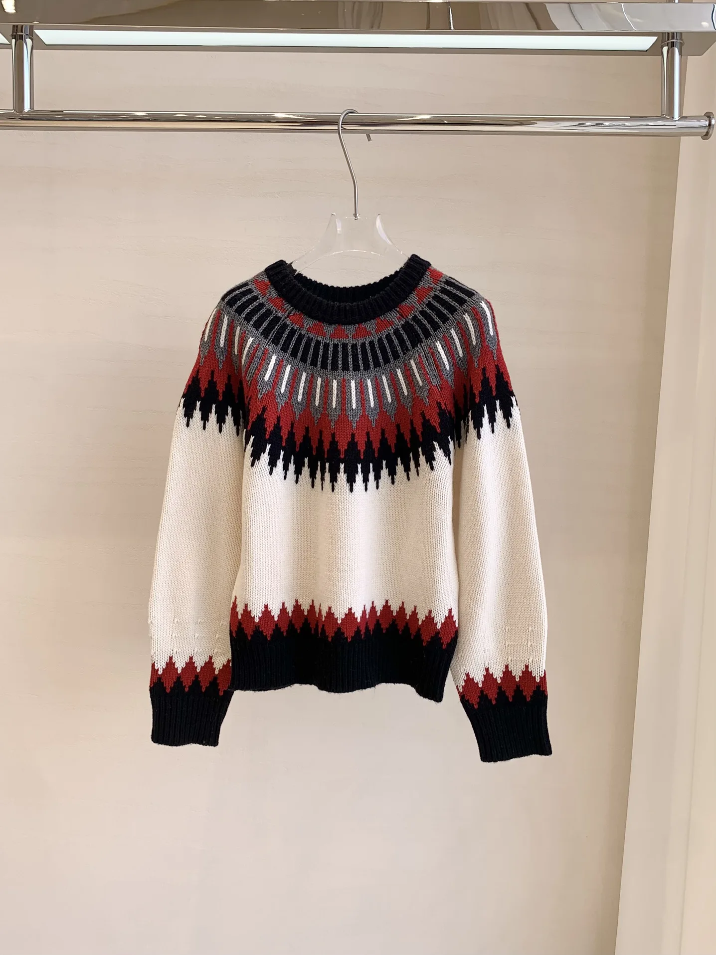 

2025 Autumn/Winter New High-Quality Retro Pattern Sweater For Women