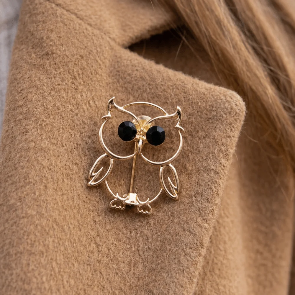 Delicate Light Luxury Owl Rhinestone Brooch Hollow Vintage Animal Metal Pin Clothes Decoration Owl Badge Pin Clothes Accessories