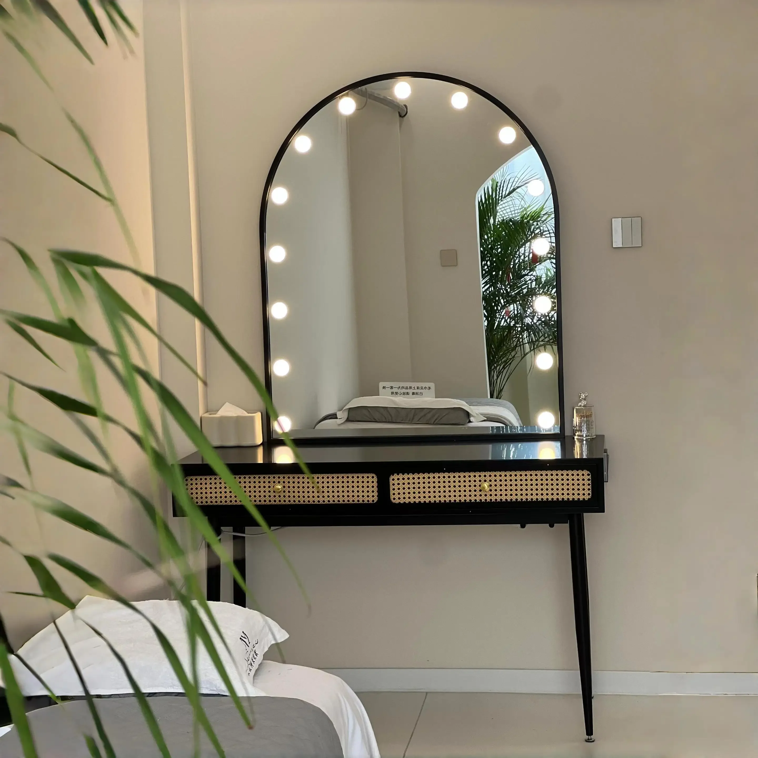 New Chinese-style studio professional dressing table with lamp, wedding shop beauty salon studio, special dressing table for mak