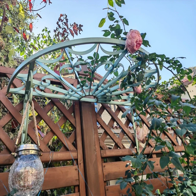 

Metal Eaves Flower Hanger Wall-Mounted Shelf for Garden Patio Rustic Plant Bracket for Rain Cover & Pots Decorative Iron Stand