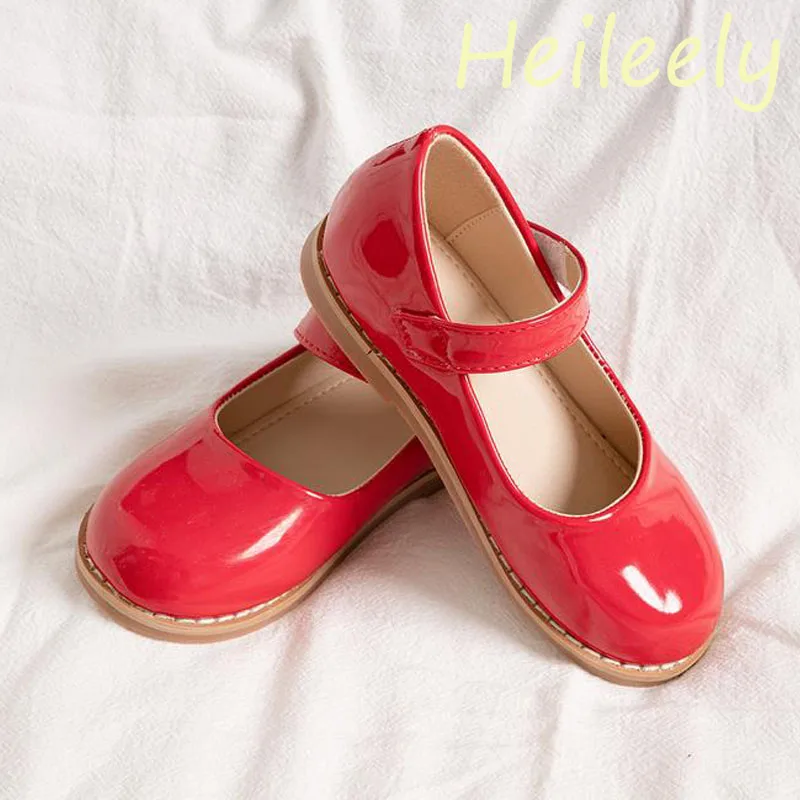 

2024 New Kids Shoes for Girl Round Toe Red Color Patent Leather Rubber Buttom Flats 21 22 23