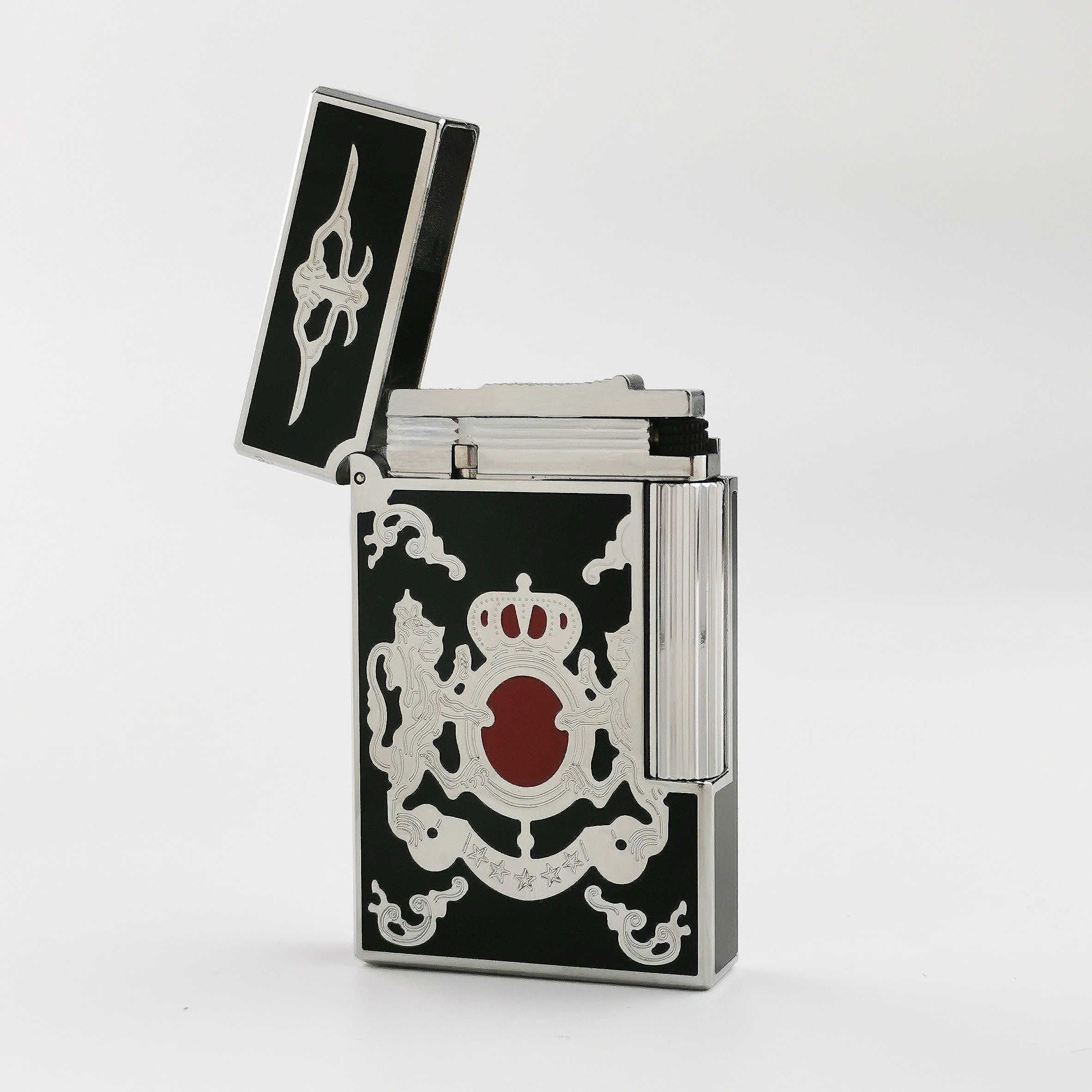 

Новинка 2025, газовая зажигалка, латунный лак, выгравированные львы, аксессуары для сигарет, курительный табак, мужские подарки, коллекция, мягкий огонь