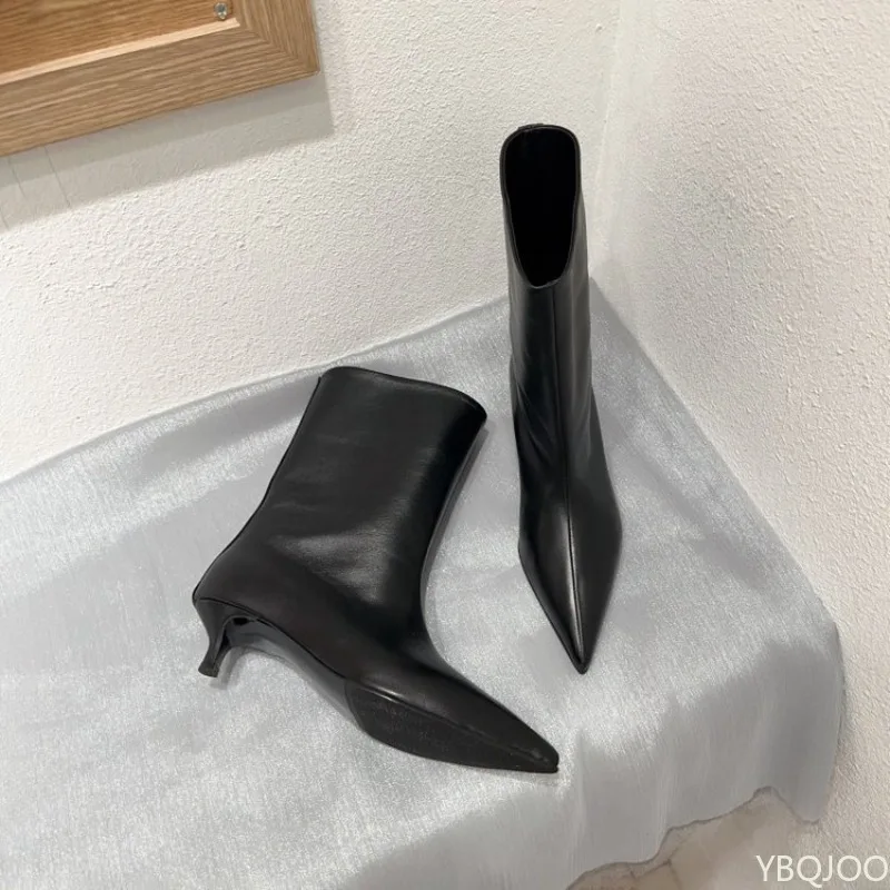 الخريف والشتاء موضة جديدة وأشار القط كعب أحذية بوت قصيرة للنساء كعب منخفض كعب نحيف الرجعية واسعة الفم المرأة منتصف قطع الأحذية