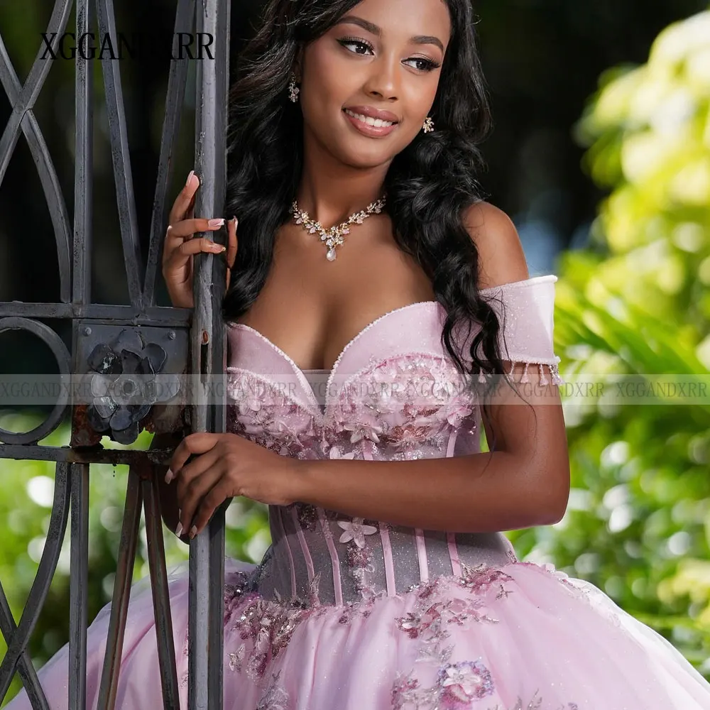 Abito Quinceanera rosa personalizzato 2025 Abiti da 15 Sweet 16 Sweetheart con spalle scoperte Perline Paillettes Dolce 16 Compleanno Gala