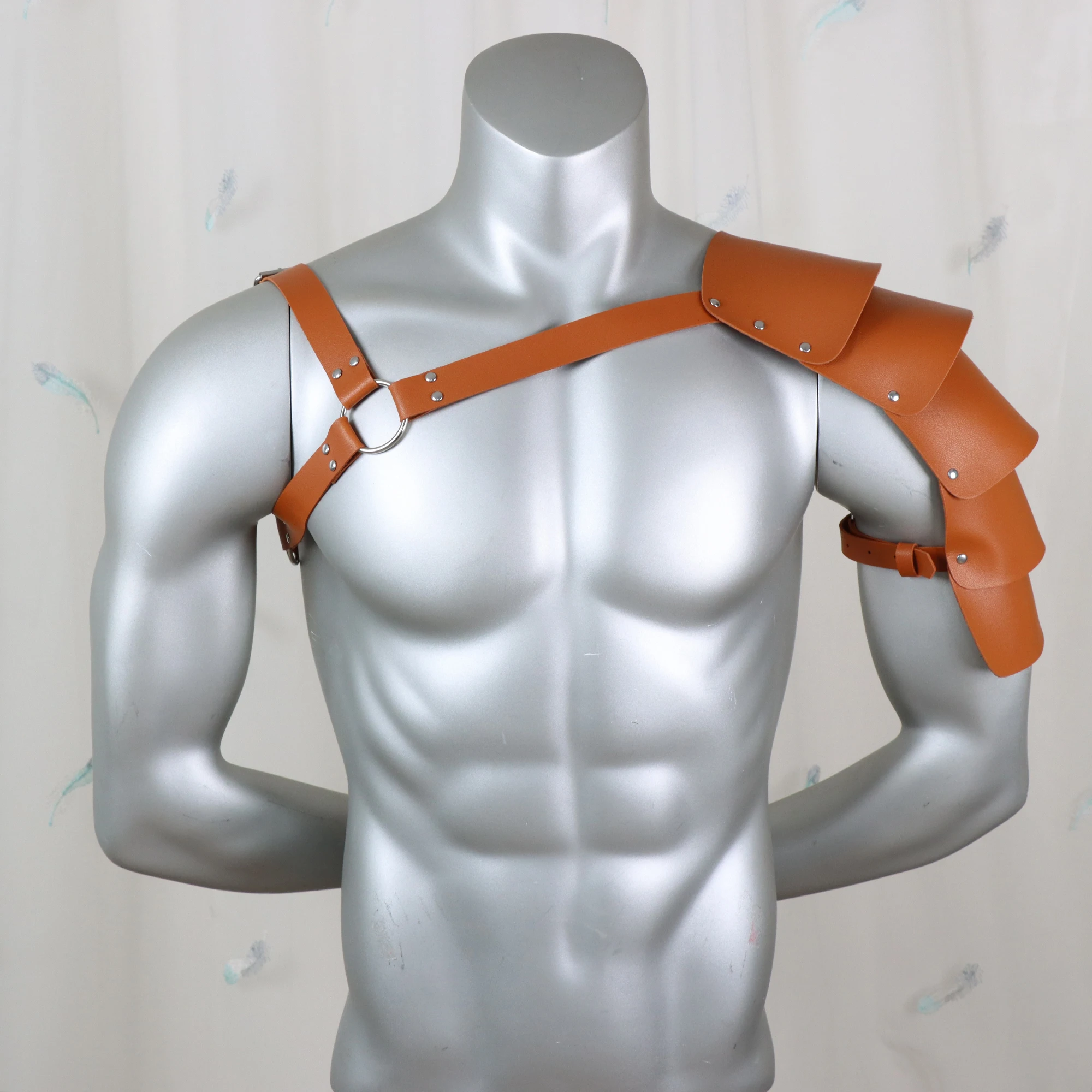 Mittelalterlicher Brustgurt für Herren aus Kunstleder, Verstellbarer Körpergurt, Schulterpanzer, Herren-Cosplay-Kostüm – Detail 5